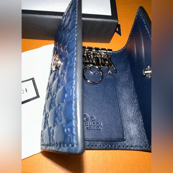 Gucci dark blue 6 key case - Picture 4 of 6